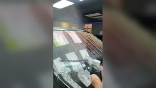 La pellicola per auto cambia colore con Water+