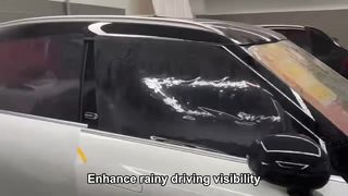 La pellicola per auto cambia colore con l'acqua